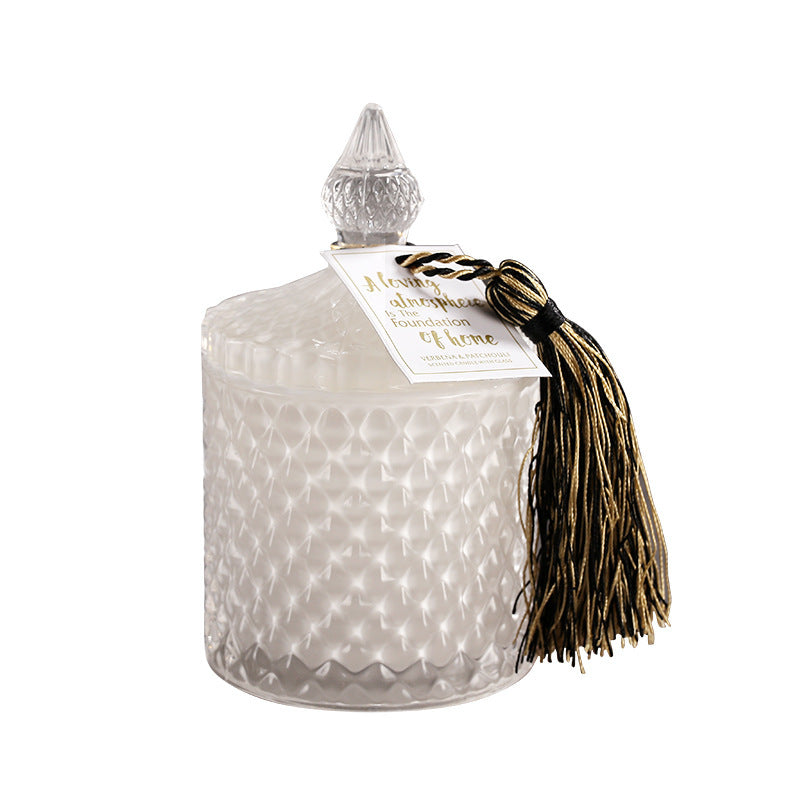 Kreative Aromatherapie-Glaskerze aus Sojawachs mit Deckel mit Knopf.