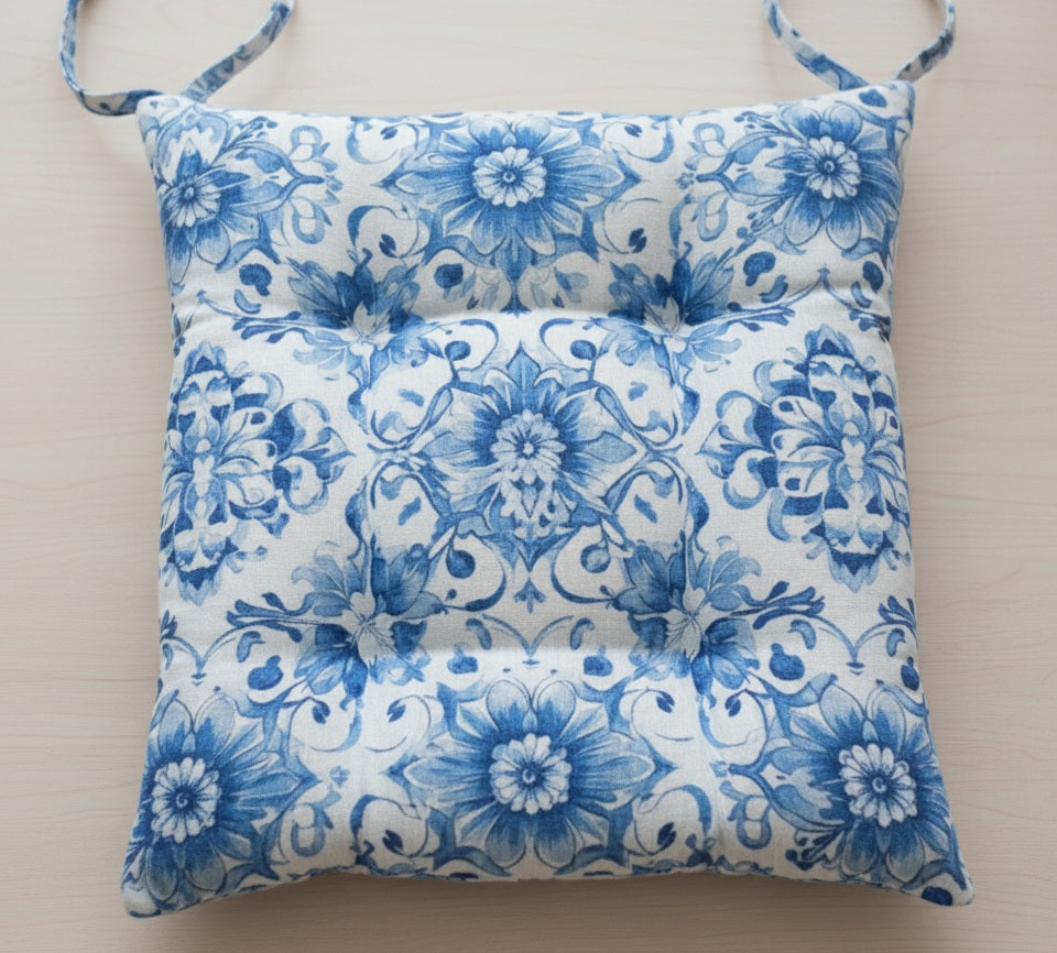 Cuscino Coprisedia in Cotone Drill „Mediterraneo“ | Fantasia Blu su Bianco | Con Laccetti