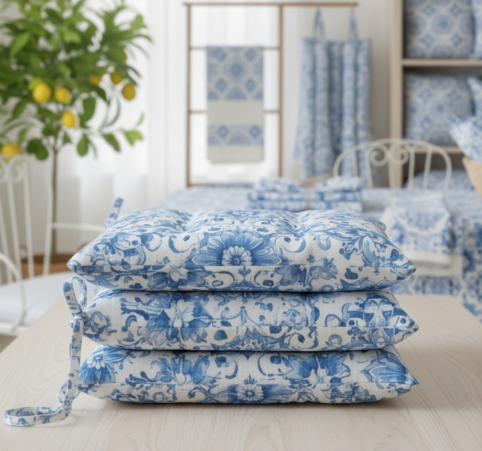 Cuscino Coprisedia in Cotone Drill „Mediterraneo“ | Fantasia Blu su Bianco | Con Laccetti
