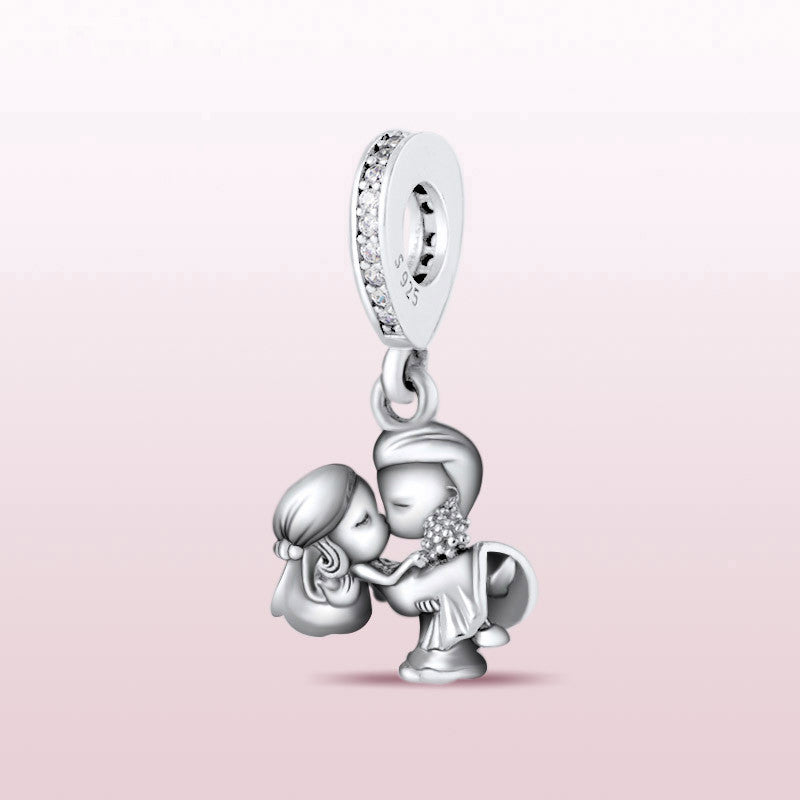 Charm für verliebte Hochzeitspaare, ideal als Gastgeschenk.