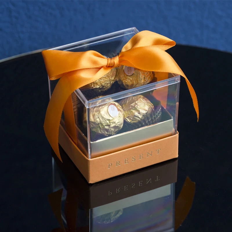 Acryl-Geschenkbox mit transparentem Band.
