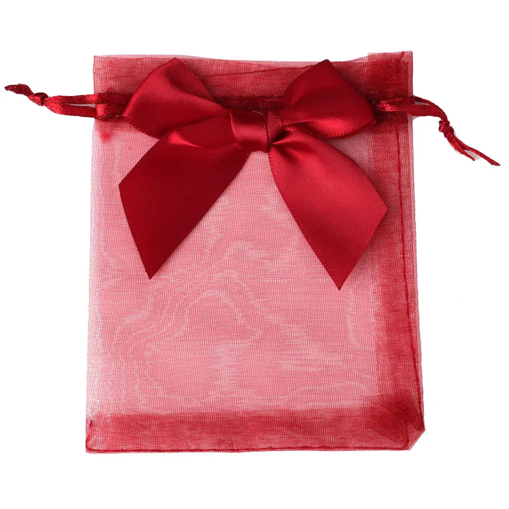 Organza-Geschenkbeutel mit Schleife und Kordelzug.
