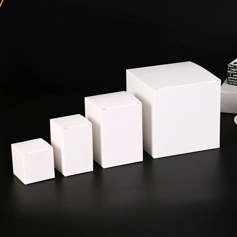 Scatola per imballaggio in cartone bianco, dimensioni multiple, 50 pezzi.