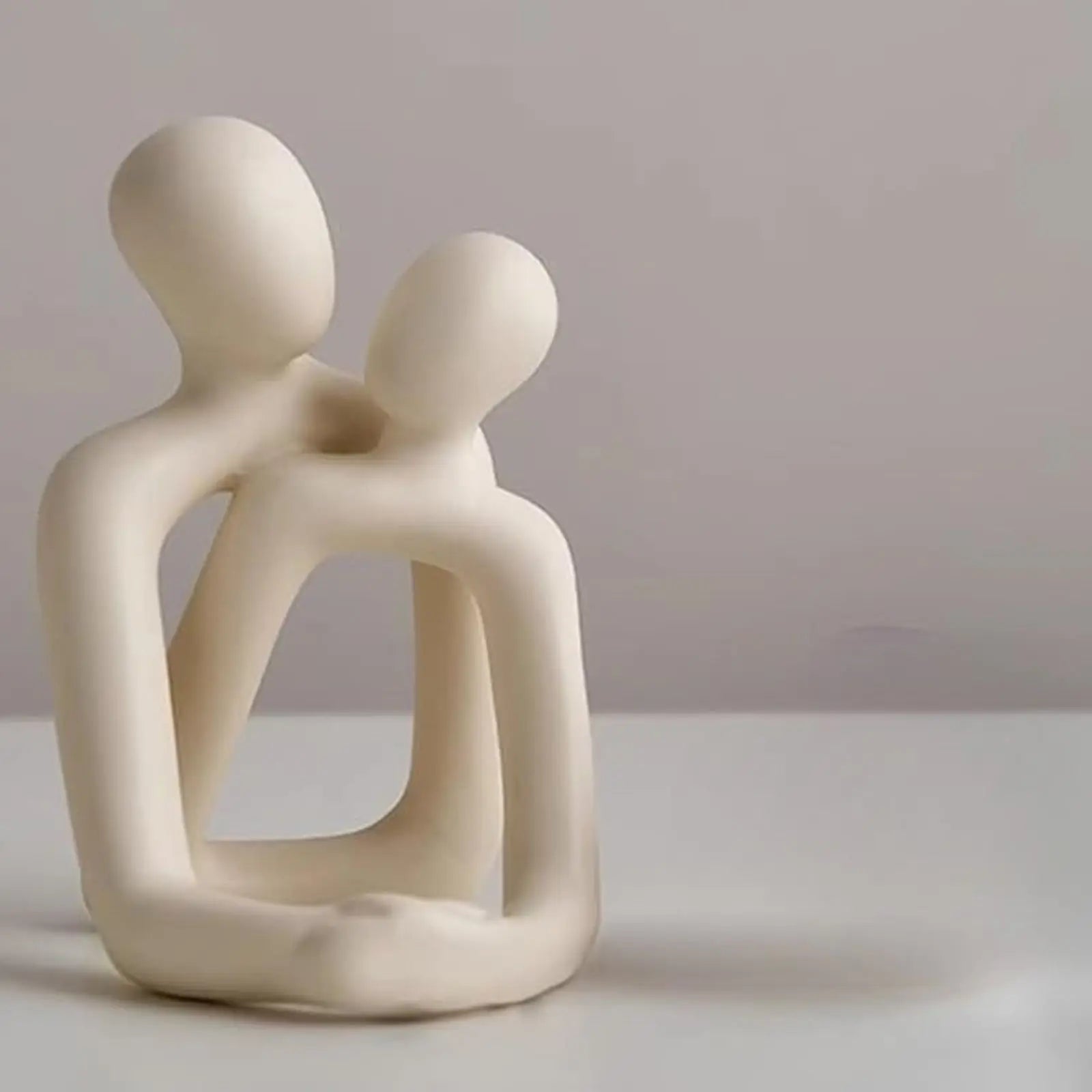 Heartwarming Loving Couple Resin Statue - A Timeless Modern Home Decor.