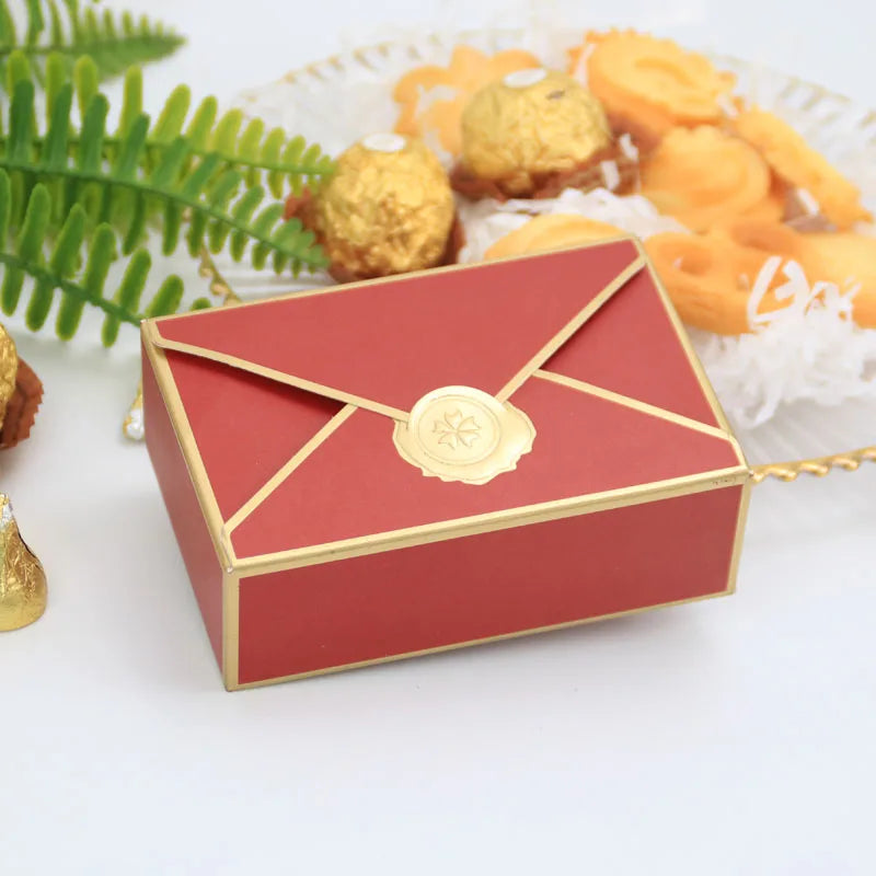 Neue Geschenkboxen, Verpackung in Umschlagform, Hochzeitsgeschenk.
