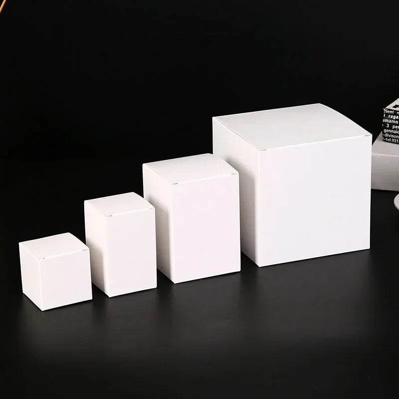 Scatola per imballaggio in cartone bianco, dimensioni multiple, 50 pezzi.