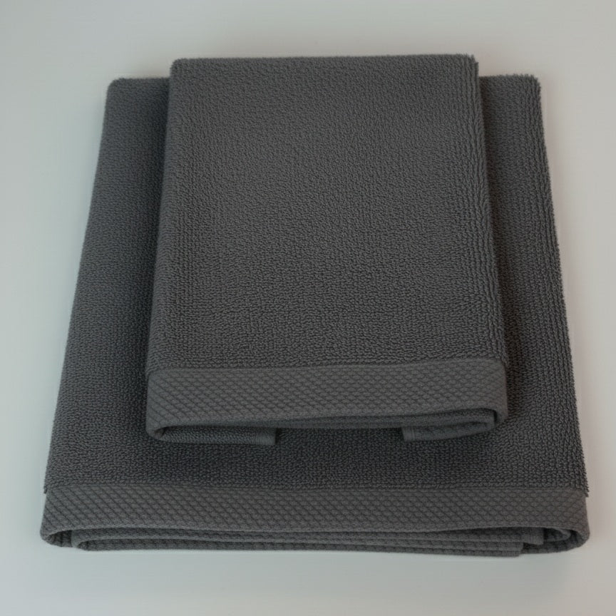 AREA - Set Spugna Asciugamano + Ospite Tinta Unita 100 % Cotone