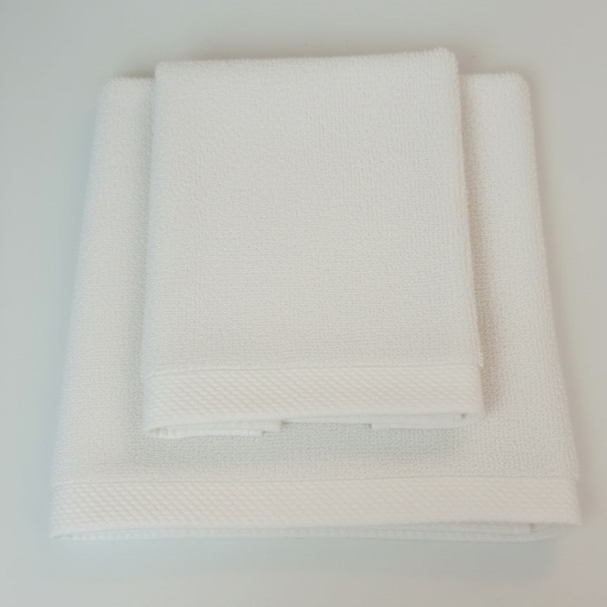 AREA - Set Spugna Asciugamano + Ospite Tinta Unita 100 % Cotone